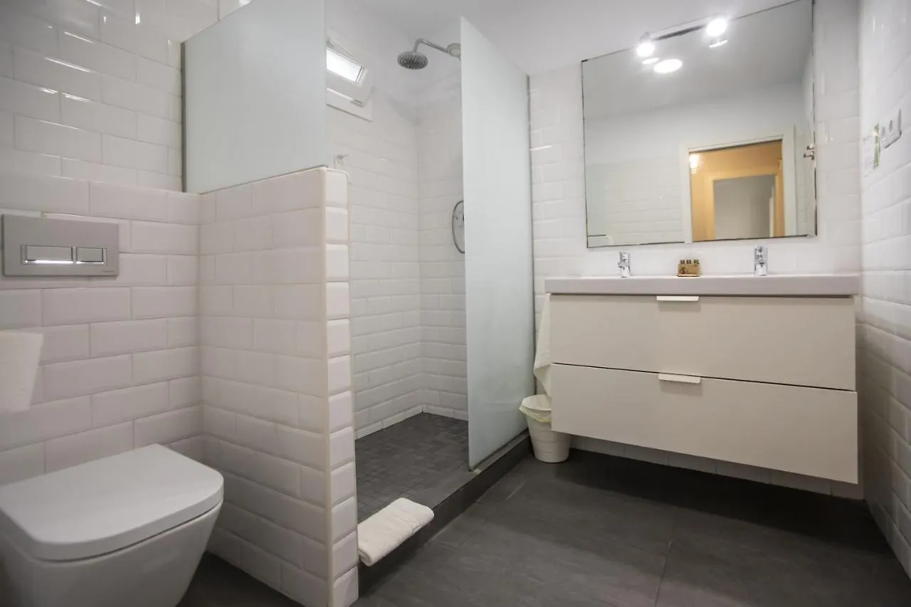 41Cob1019- Charming Rustic Apartment Barcelona