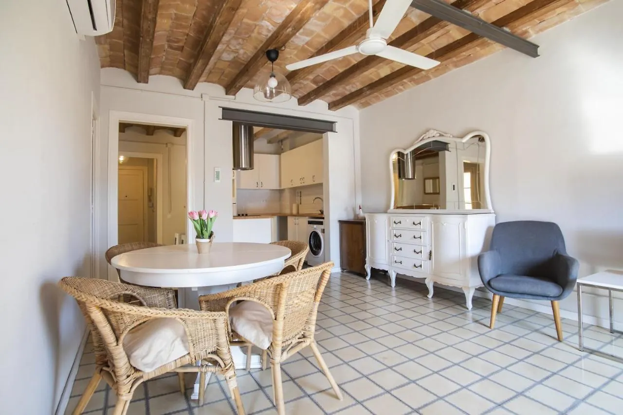 41Cob1019- Charming Rustic Apartment Barcelona