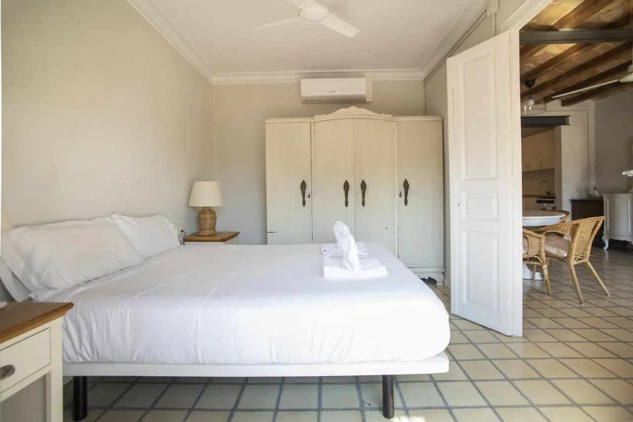 41Cob1019- Charming Rustic Apartment Barcelona