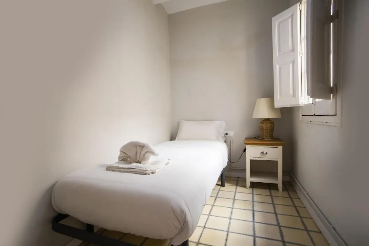 41Cob1019- Charming Rustic Apartment Barcelona